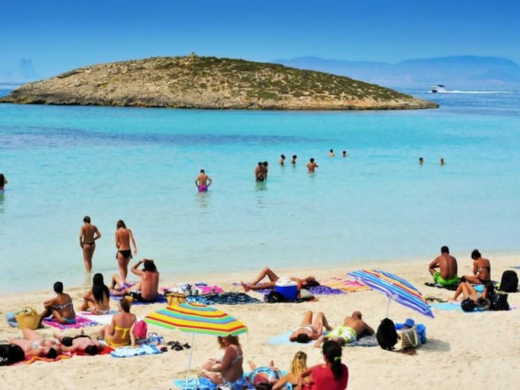 10 самых известных нудистских пляжей мира