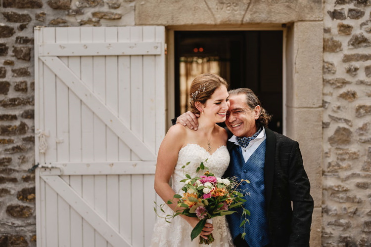 30 самых трогательных фото отцов и их дочек-невест