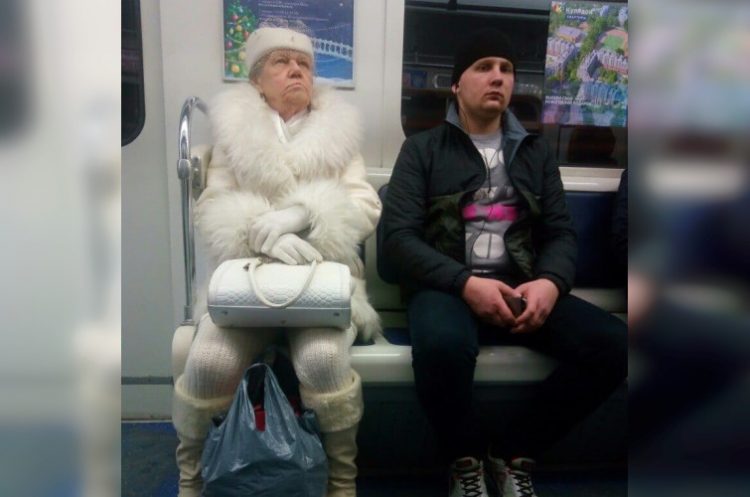 40 фотодоказательств того, что в метро можно встретить самых экстравагантных людей