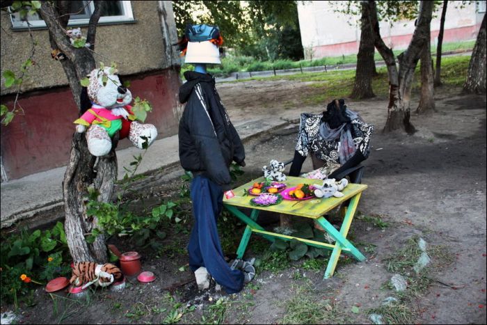 33 скульптуры в российских дворах, которыми можно пугать детей