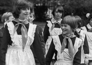 30 ностальгических фото из жизни советских школьников