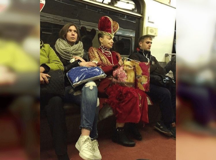 60 фотодоказательств того, что в метро можно встретить самых экстравагантных людей