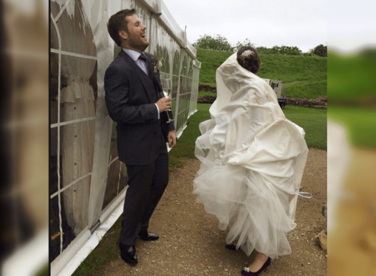 25 Funniest Wedding Photos