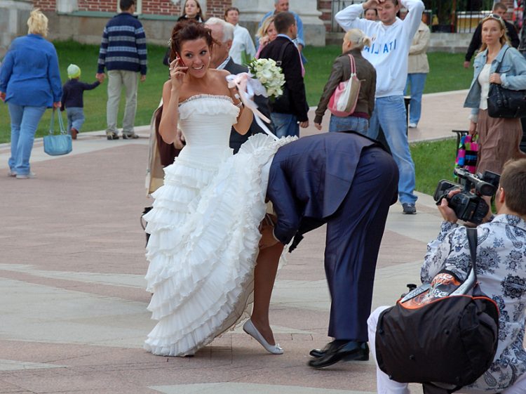 25 Funniest Wedding Photos