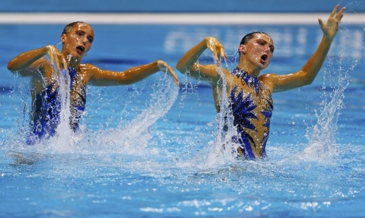 Hilarious Synchronized Swimming Moments: A Collection of Comical Photos