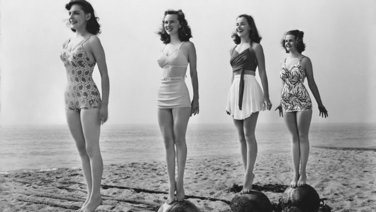 Retro Beach Vibes: A Collection of Nostalgic Beach Photos