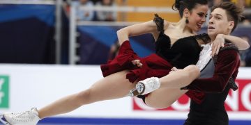 Laughing on Ice: 25 Hilarious Photos of Figure Skating