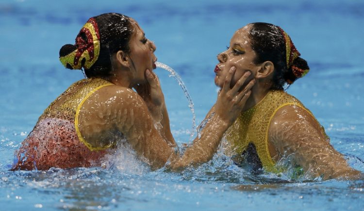 Hilarious Synchronized Swimming Moments: A Collection of Comical Photos