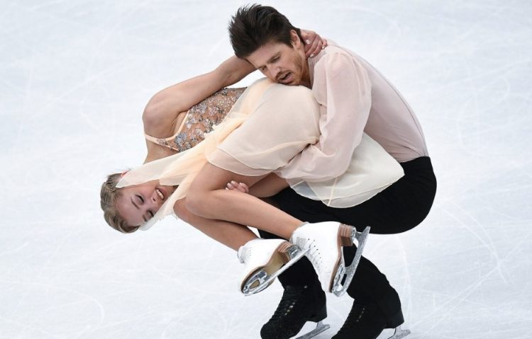 Laughing on Ice: 25 Hilarious Photos of Figure Skating